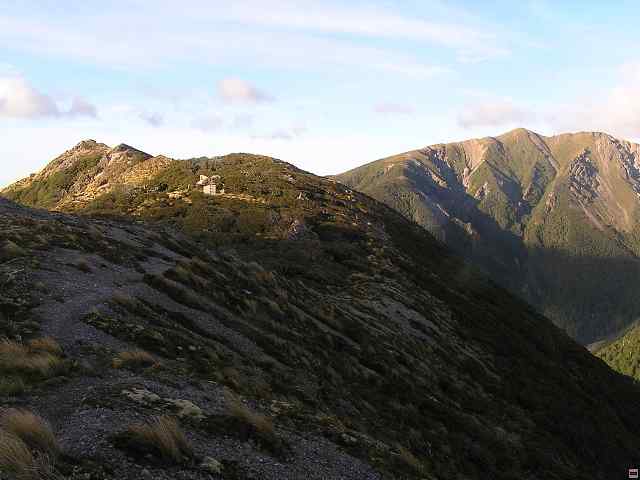Ruahine - Sunrise Hut 041.jpg